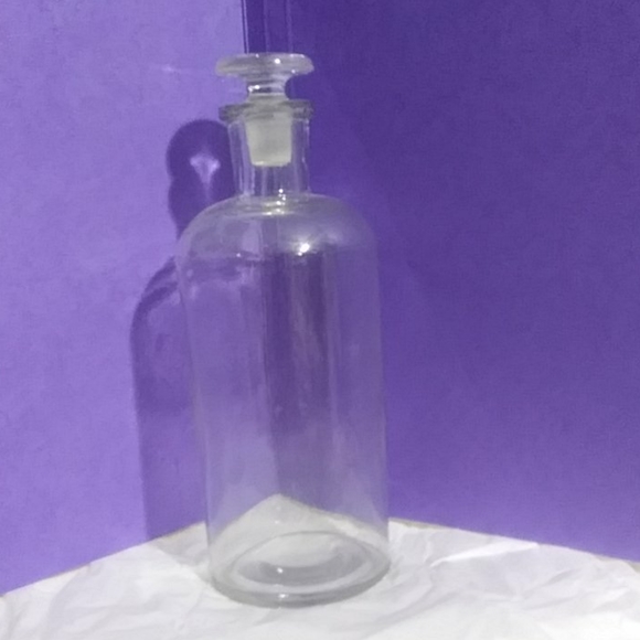 unknown Other - VTG. CLEAR GLASS BOTTLE w/glass stopper